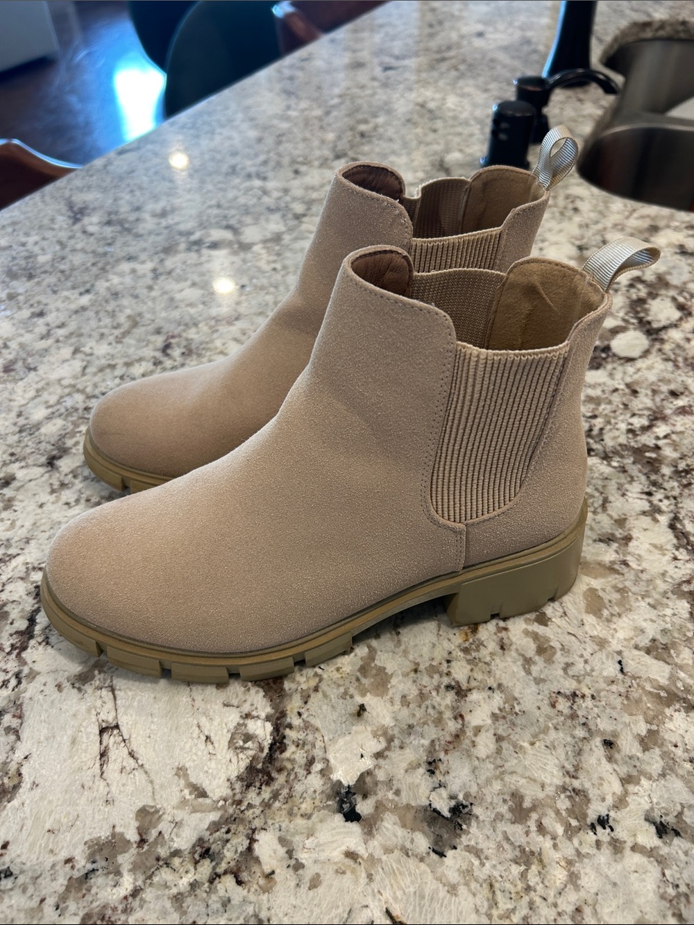 Girls Ankle Chelsea Boot in Beige